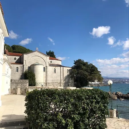 Loft With Rooftop Garden Terrace By The Casa de Férias Opatija