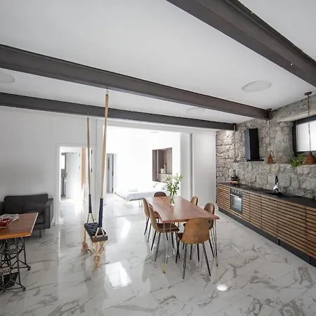 Loft With Rooftop Garden Terrace By The Dom wakacyjny Opatija