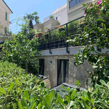 Dom wakacyjny Loft With Rooftop Garden Terrace By The