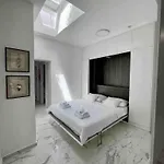 Loft With Rooftop Garden Terrace By The