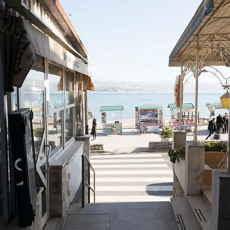 Ferienhaus Loft With Rooftop Garden Terrace By The