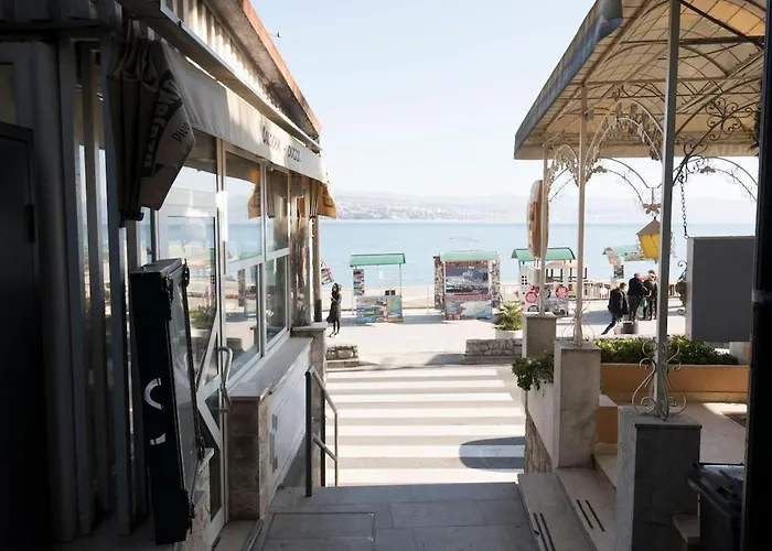 Ferienhaus Loft With Rooftop Garden Terrace By The